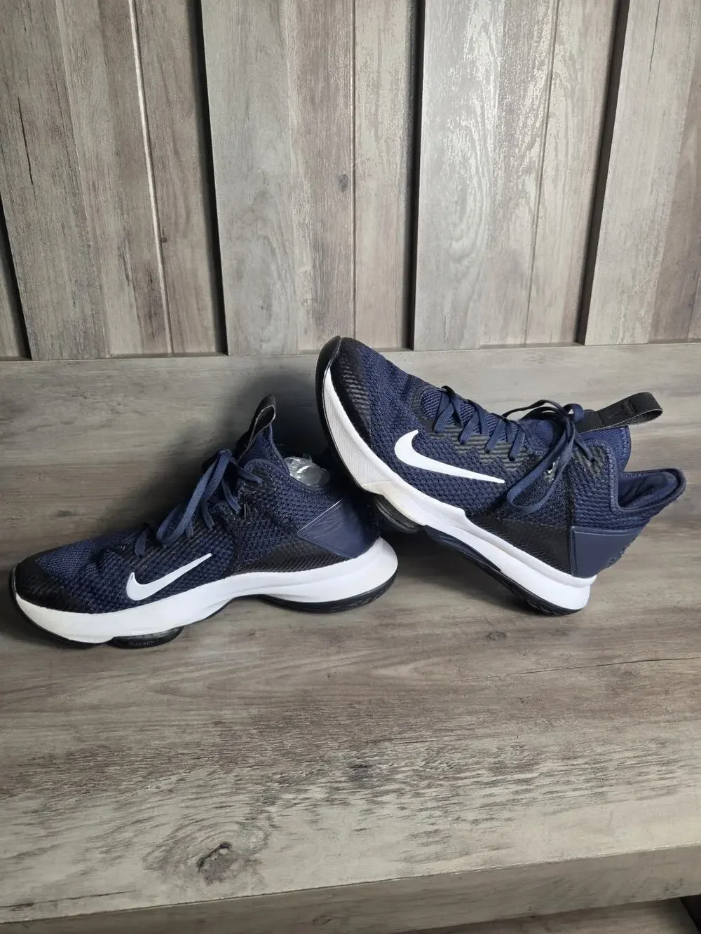 Nike LeBron Witness IV 4 Men's 8.5 Navy Blue Basketball Shoes CV4004-401